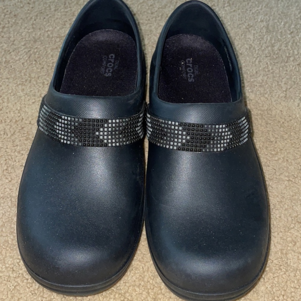 Black crocs size 9
